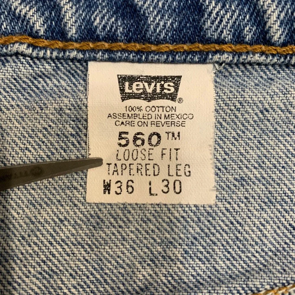 Vintage Levi's 560 Loose Fit Tapered Jeans Blue Denim 36x30 (35x29) Red Tab 90s